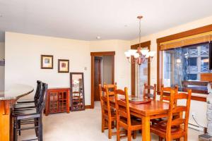 Stonegate Resort Unit A104