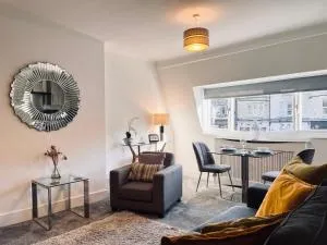 Stylish 2 Bedroom Apartment in Oakwood, Leeds - Roundhay