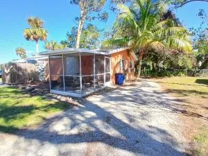 Starfish - Spacious By River 1.3 Mi to Beach 1 Bd 1 Bth Kit - Bonita Shores