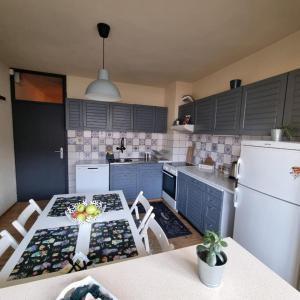 Spacious 3 bedroom apartment, close to metro station