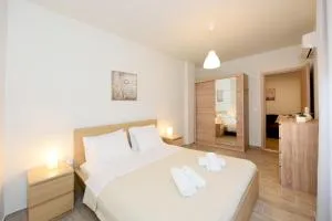 Square home - Kritinía