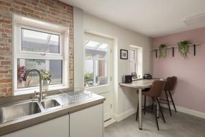 Host & Stay - The Braes