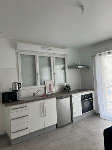 Appartements Appartement moderne et spacieux avec terrasse privee 2 : photos des chambres