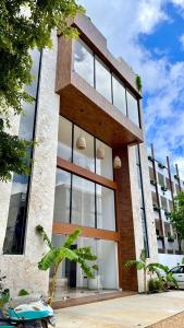 Chic 2BR Condo, Private Jacuzzi and 2 Free Bikes