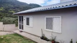 Quarto Simples e aconchegante - Caieira