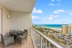 Laketown Wharf #1219 by Nautical Properties