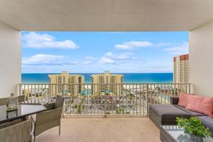 Laketown Wharf #1219 by Nautical Properties