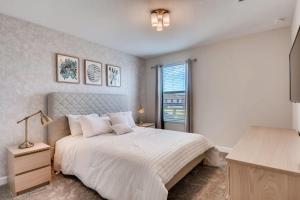 Enchanted Poolside Villa Luxury & Fun Await! - 1552 MC