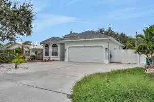 Barefoot in Bonita - Bonita Shores