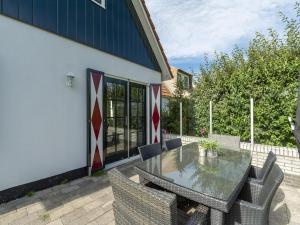 Elegant villa with garden