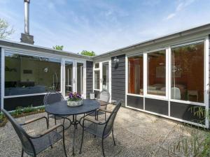 Trendy holiday home with patio