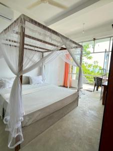 Unawatuna Sea Face Villa - 04