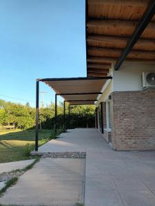 Casa de Campo Benegas con cochera y parrilla