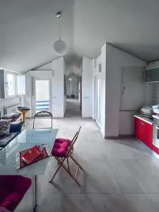 Ultimo piano con due terrazzi - Latina