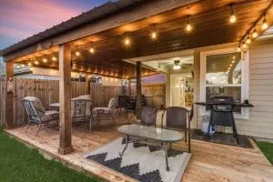 Spacious 3bed 2bath Family Home - غينزفيل