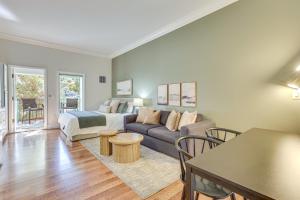 Charming Retreat on Lake Las Vegas with Pool Access!