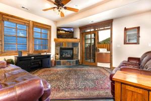 KBM Resorts Walk to Lifts and Main St Rent 1416 and 1418 Townhomes together Pri Hot tub PPS-1418