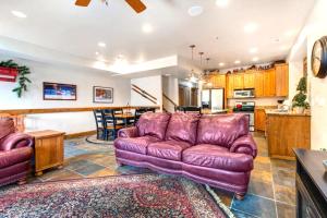 KBM Resorts Walk to Lifts and Main St Rent 1416 and 1418 Townhomes together Pri Hot tub PPS-1418