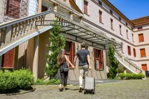 Mosteiro Hotel de Charme próximo ao Vale dos Vinhedos - غاريبالدي