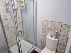 Garden Room Northolt Near Heathrow Airport