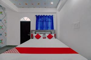 Hotel O S Square Guest House