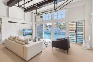 Spacious Waterfront Luxury at Woolloomooloo Wharf - Potts Point