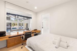 Spacious Waterfront Luxury at Woolloomooloo Wharf