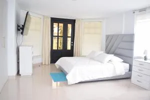 NAPOLES - Luxury Home - 卡扬贝