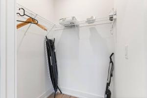 Charming Studio with Breathtaking Pier and Bridge Views