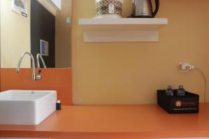 Cozy Studio Apartment at The Jarrdin near Cihampelas Walk By Travelio