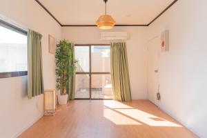 住吉メリー4階建戸建て 最大16人まで! 住吉大社徒歩圏内 梅田奈良関空まで直行