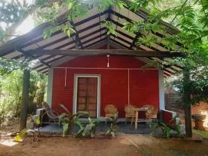 Sandalwood Family Cottages - 恩比利皮蒂耶