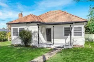 Serene Countryside Escape Spacious 3BR Retreat Near Wineries - Tarro