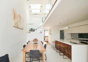 Swanston Sands - Sophisticated Comfort by the Beach