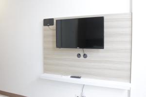 Studio No Kitchen Apartment The Lodge Paskal near BINUS University By Travelio