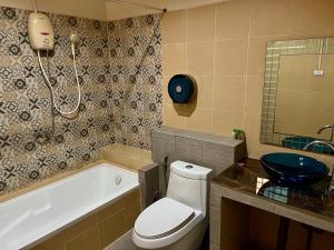 Ta Thai Cooking & Stay