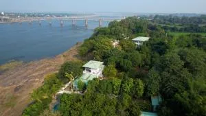 Rewa Hotels & Resorts - Maheshwar