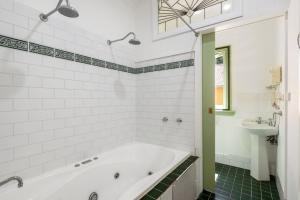 Wentworth Falls Cottage