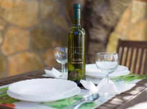 Elegant Krk Hideaway Apartment with Terrace