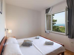 Peaceful Nature Retreat Near Krk Town with BBQ and Parking