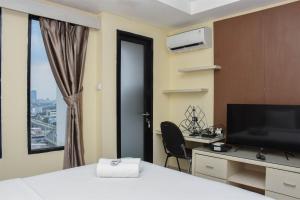 Elegant and Comfy Studio Kebayoran Icon Apartment By Travelio