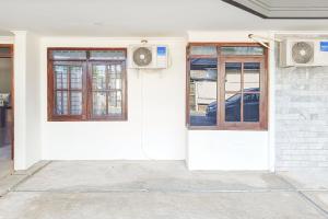 RedDoorz at Anjasmoro Guest House near Bandara Ahmad Yani Semarang