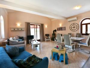 Villa in Vi njan with Private Pool and Garden