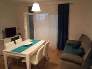 Apartment Ugljanski gusari - Two Bedroom Apartment with Balcony and Sea view