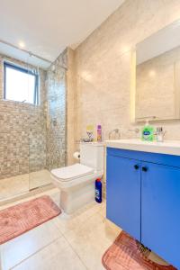 Elite Residence 7 Star Luxe Condo with Gym and Pool next to JW Marriott, Westlands Airport Shuttle, Luggage Storage available