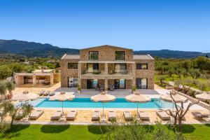 Villa Elaiodendro by Villa Plus