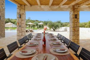 Villa Elaiodendro by Villa Plus