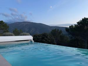 À mont nos hôtes 2