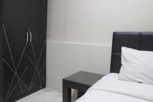 Deluxe 2BR at Dago Boutique Apartment By Travelio