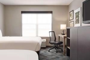 Country Inn & Suites by Radisson, St Cloud East, MN